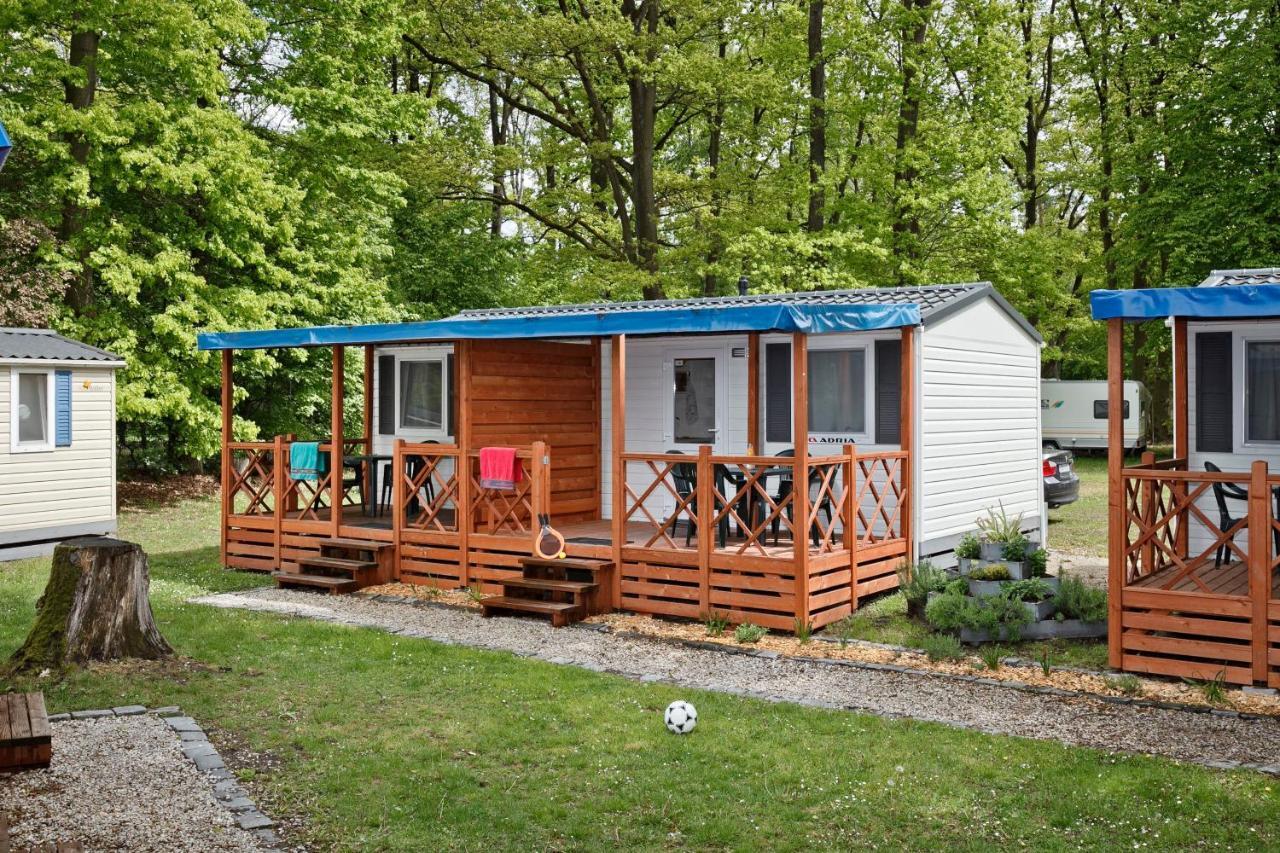 ホテル Knaus Campingpark Nurnberg エクステリア 写真